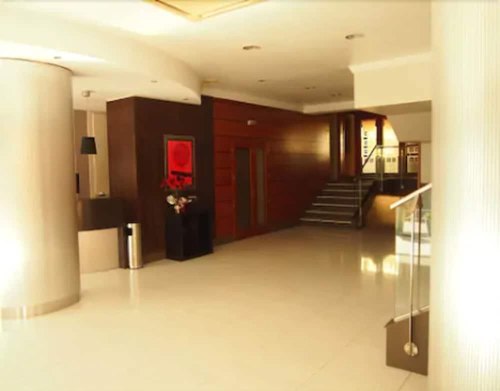 Hotel Gran Regente Oviedo Buitenkant foto