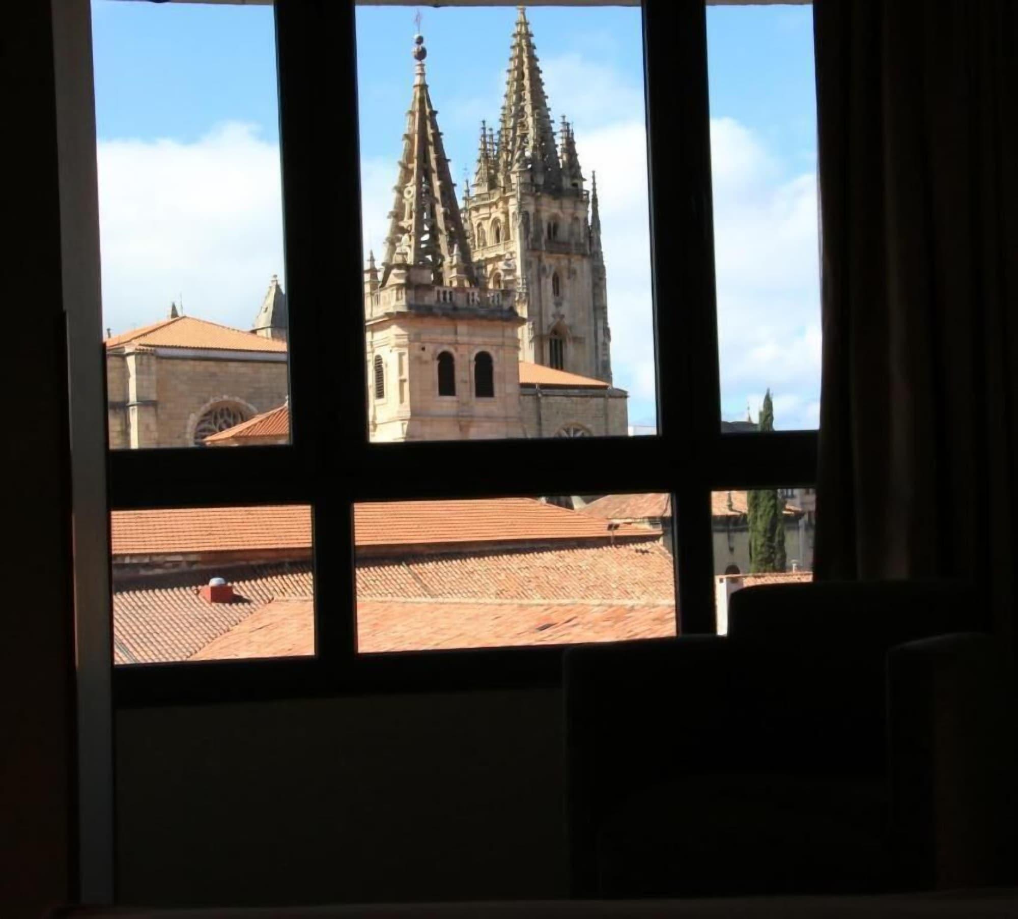 Hotel Gran Regente Oviedo Buitenkant foto