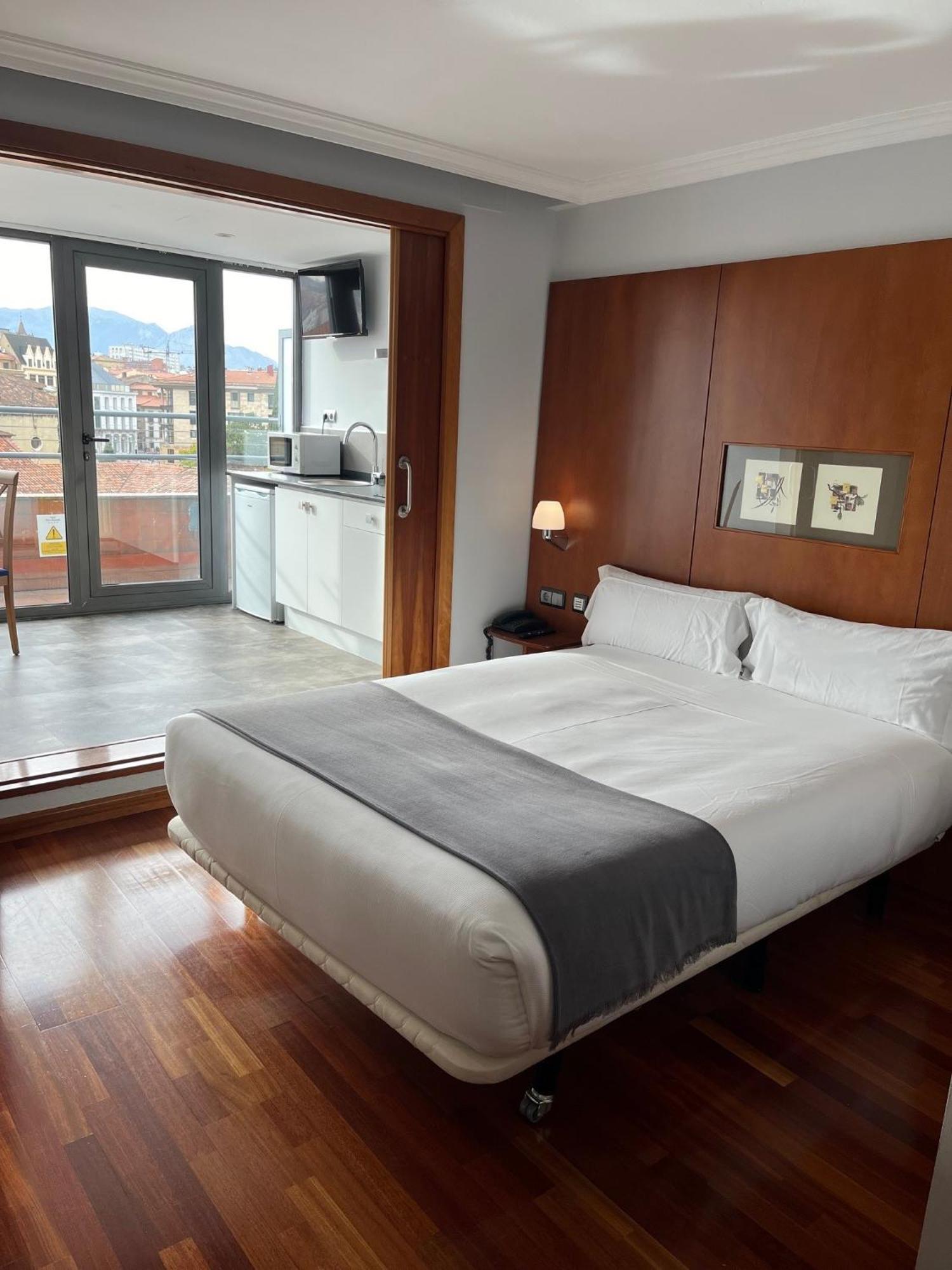 Hotel Gran Regente Oviedo Buitenkant foto