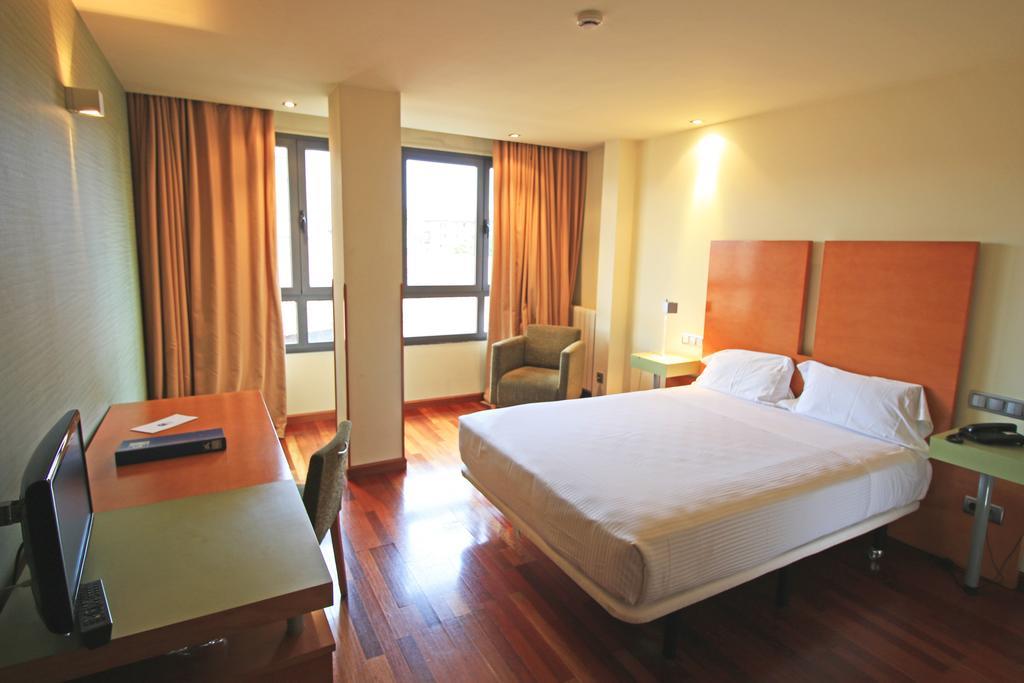 Hotel Gran Regente Oviedo Buitenkant foto