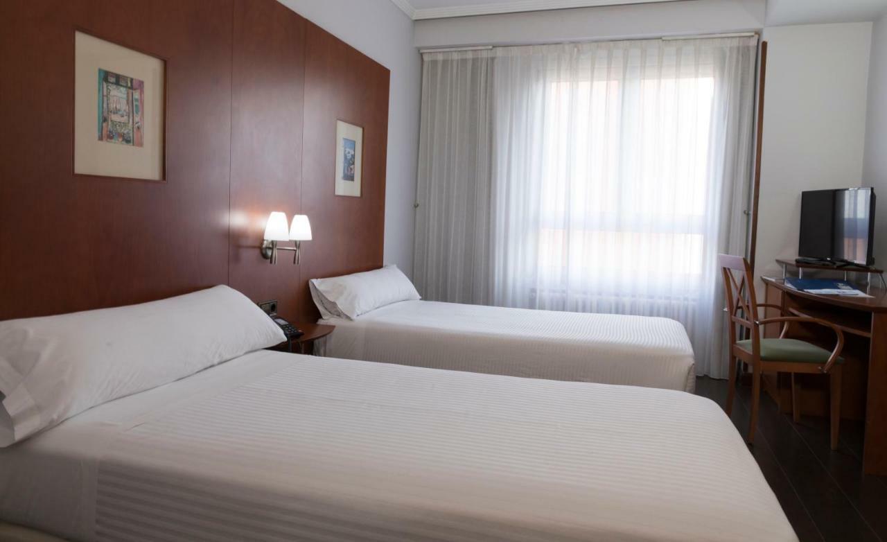Hotel Gran Regente Oviedo Buitenkant foto
